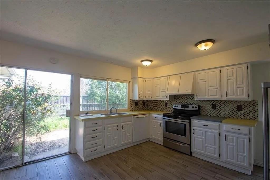 6500 Blue Ridge Trl - Photo 7 of 14