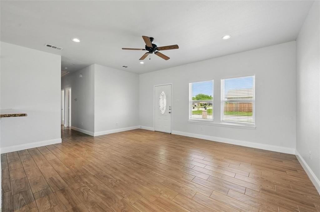 4909 Jefferson St - Photo 2 of 17