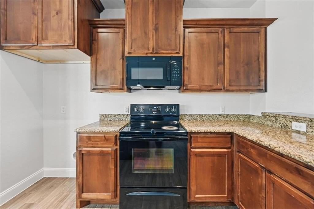 4909 Jefferson St - Photo 5 of 17