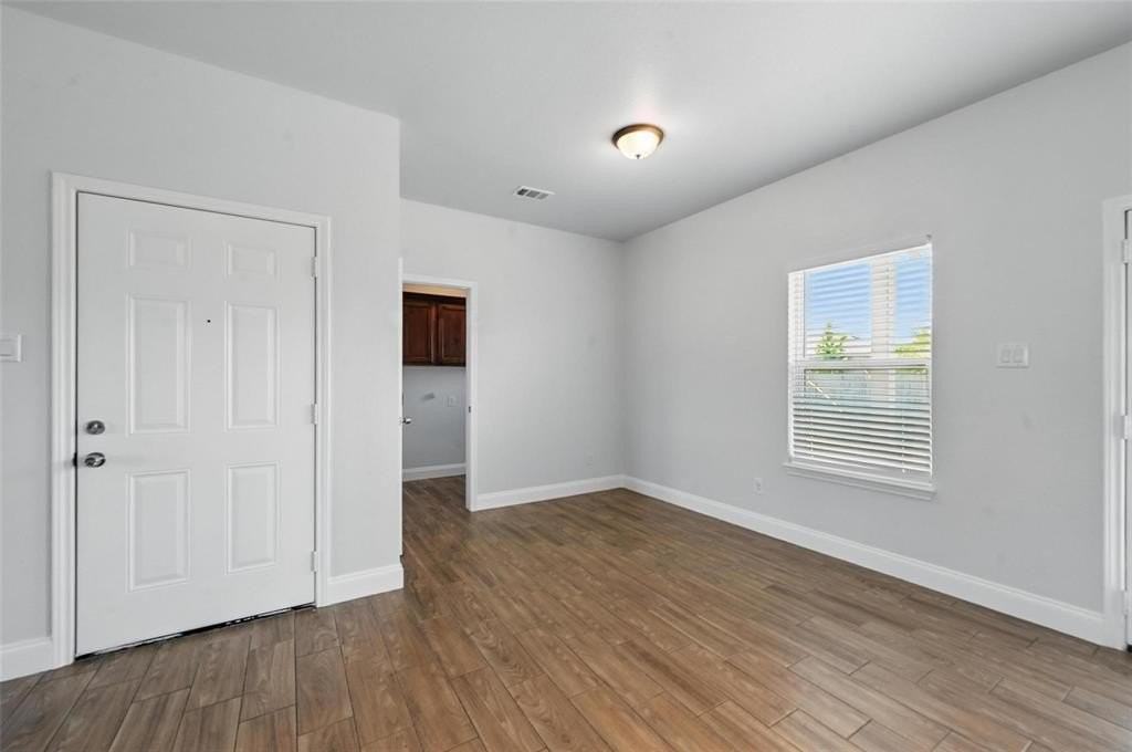 4909 Jefferson St - Photo 7 of 17