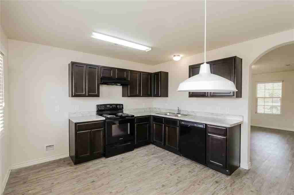 3202 Robin Rd - Photo 2 of 15