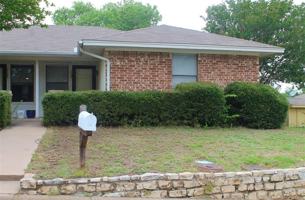 featured image of 1104 Curtis Dr