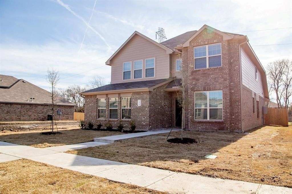 1910 Jasmine Dr - Photo 2 of 5