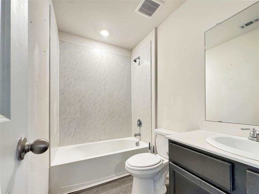 3204 Stanley St - Photo 4 of 19