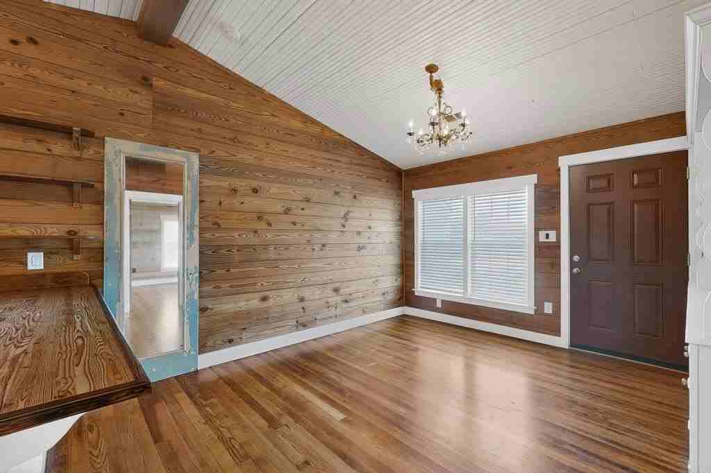 913 17th St - Photo 6 of 24