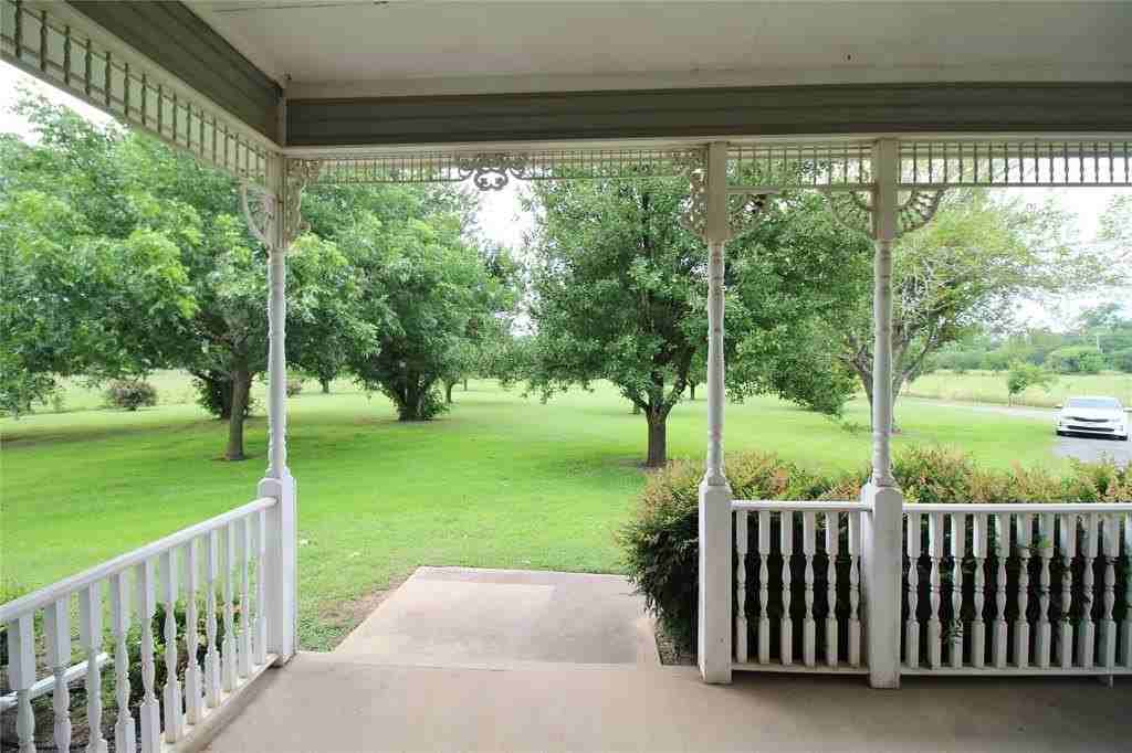 8150 Bob White Rd - Photo 4 of 36