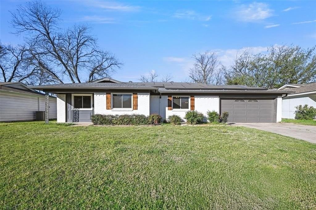 5421 Greenwood Way - Photo 2 of 27