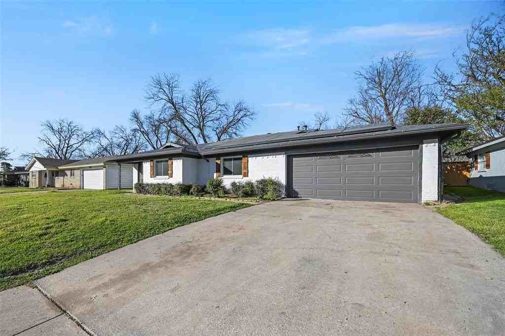 5421 Greenwood Way - Photo 4 of 27