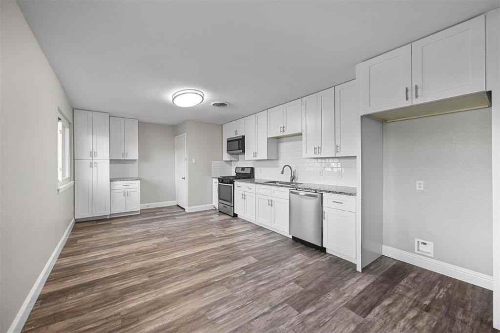 5421 Greenwood Way - Photo 5 of 27