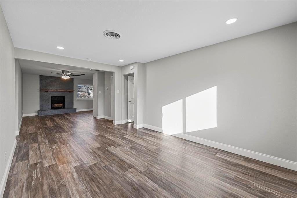 5421 Greenwood Way - Photo 7 of 27
