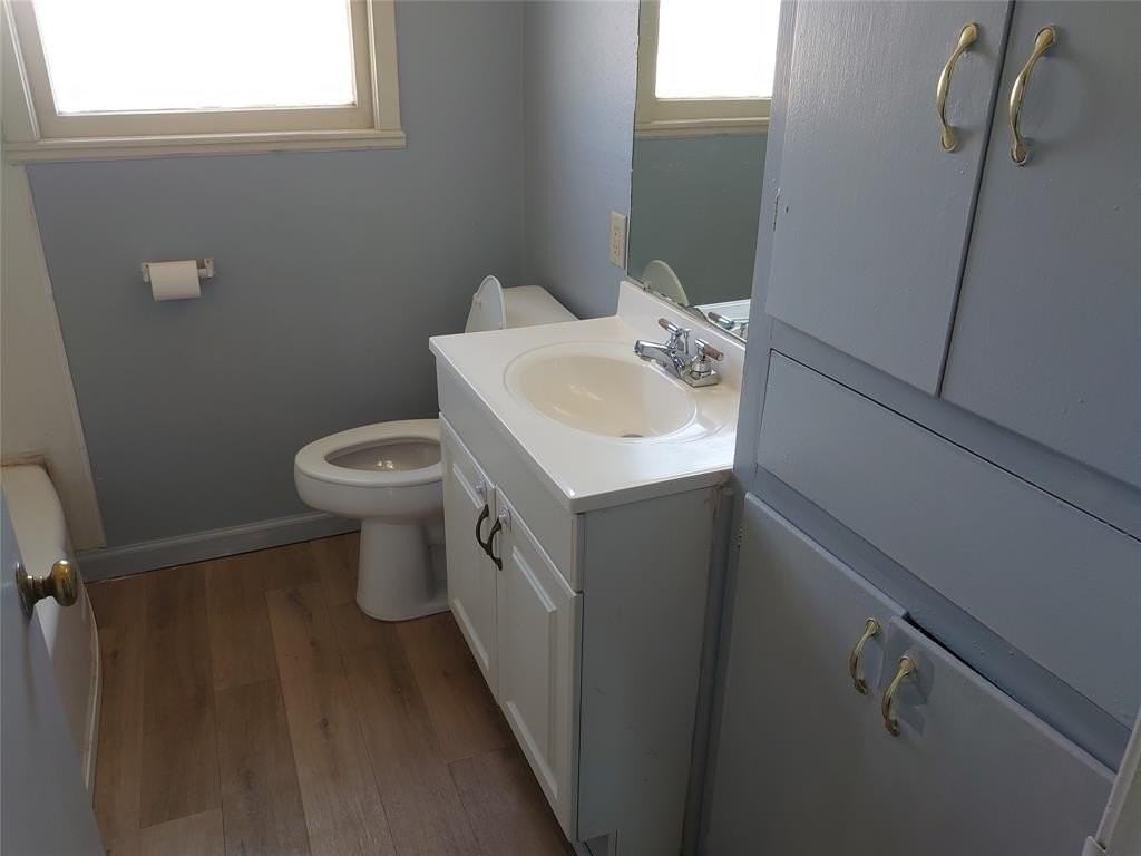 302 Fannin St - Photo 5 of 7