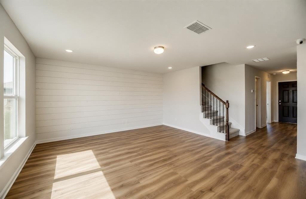 1806 Aslynn Cir - Photo 2 of 15