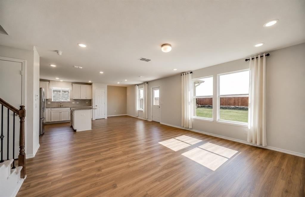 1806 Aslynn Cir - Photo 4 of 15