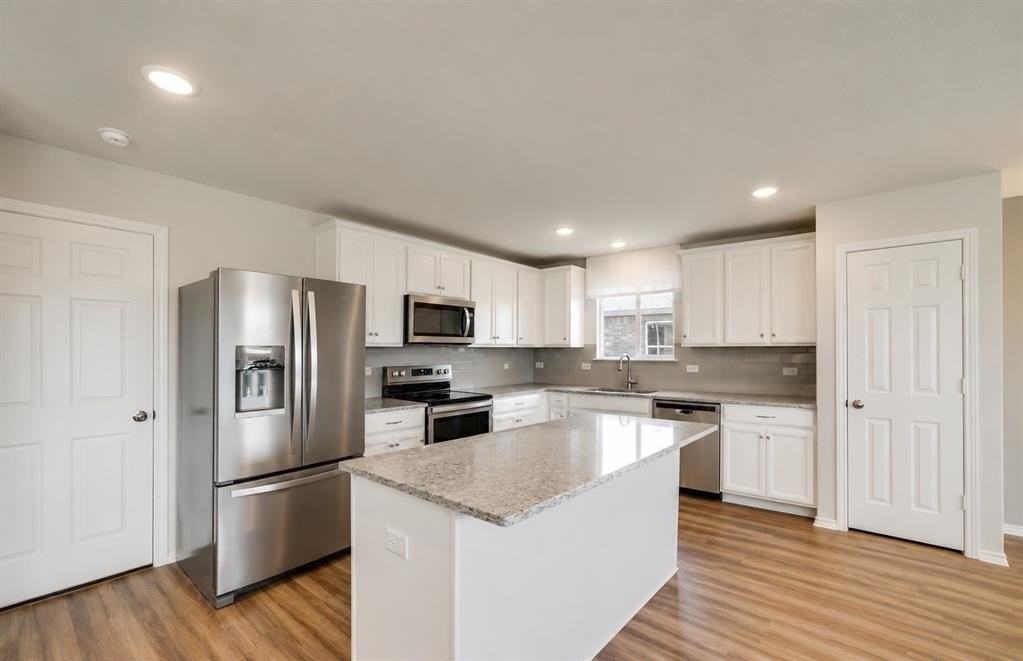 1806 Aslynn Cir - Photo 5 of 15