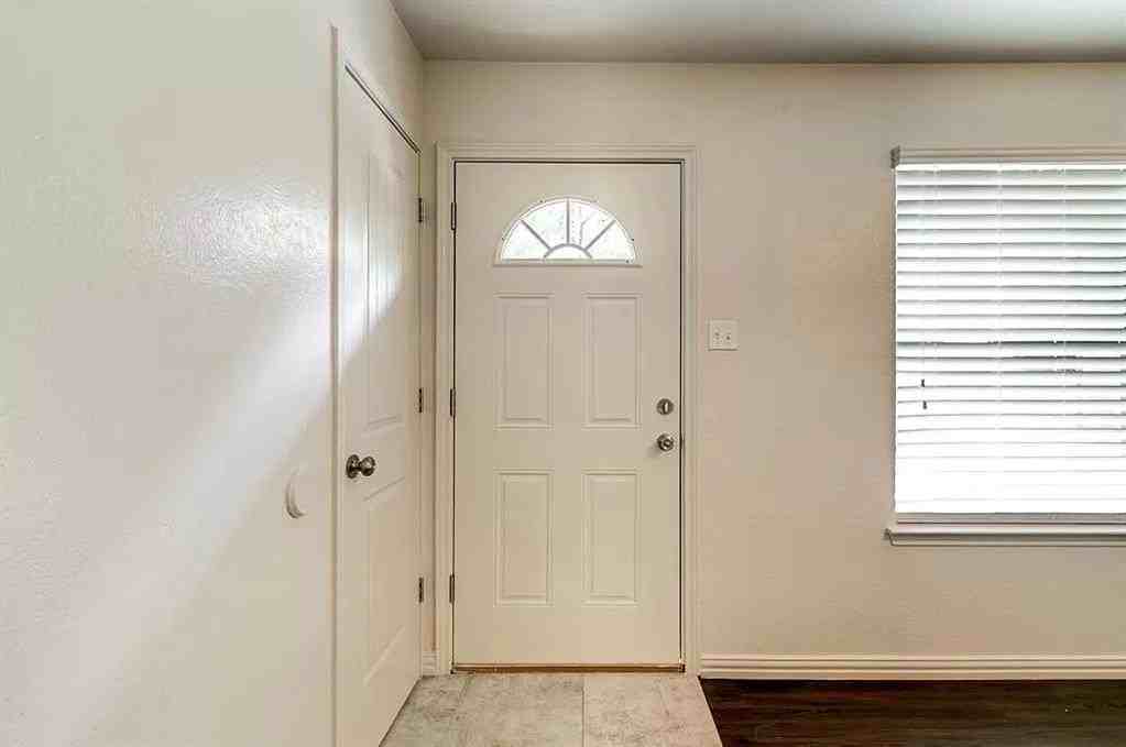 2708 Livingston Ave - Photo 4 of 15