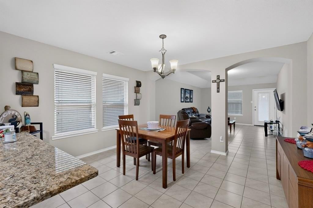 1409 Slate St - Photo 7 of 36