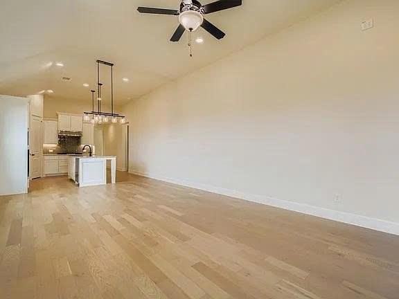838 Stone Grove Rd - Photo 4 of 28