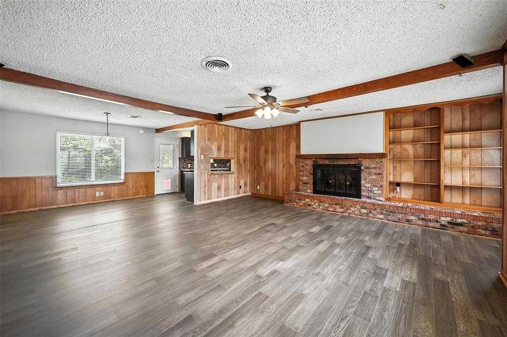 302 Young Dr - Photo 3 of 20