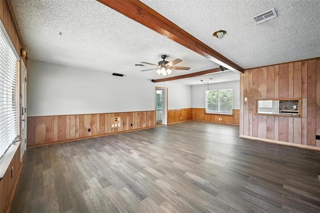 302 Young Dr - Photo 4 of 20