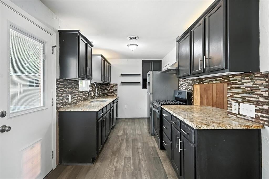 302 Young Dr - Photo 6 of 20