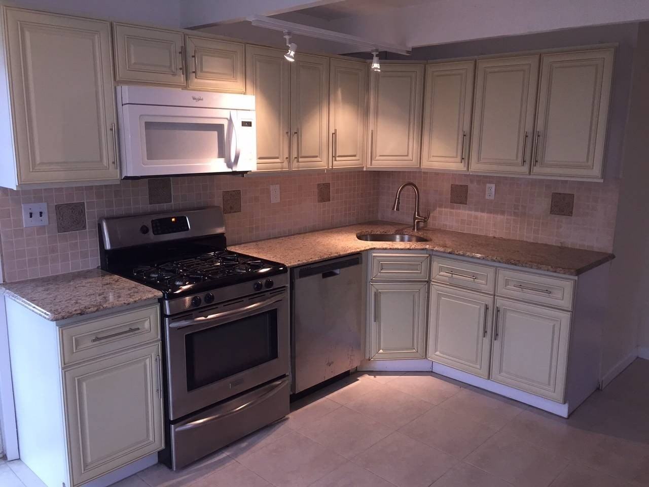 68 University Heights Dr - Photo 7 of 22