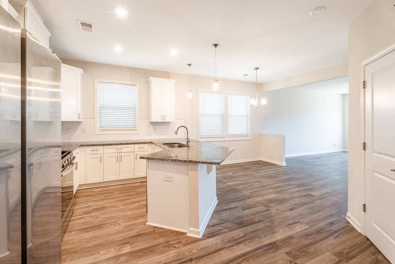 293 Mansell Park - Photo 7 of 33