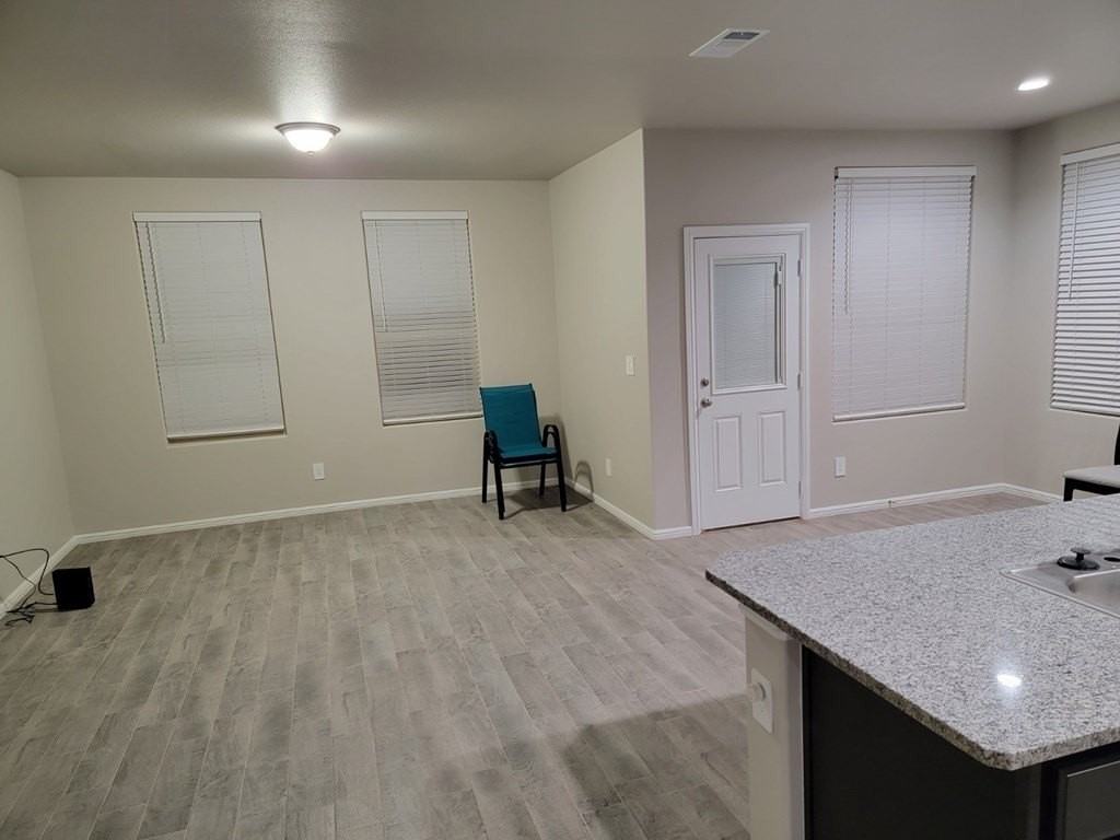 7526 Horton Ranch Rd - Photo 4 of 9