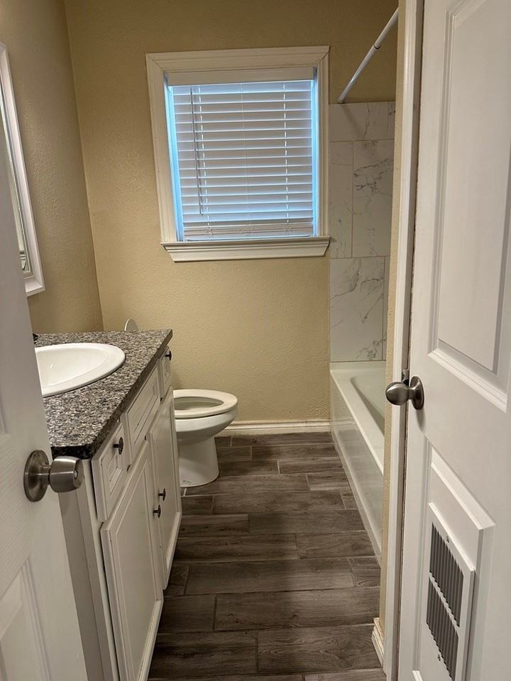 1711 Doran Dr - Photo 4 of 10