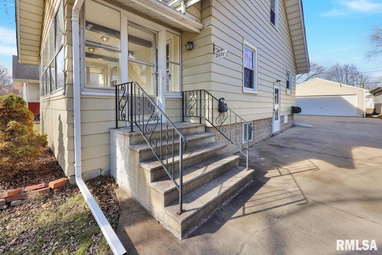 2601 W Kenwood Ave - Photo 3 of 29
