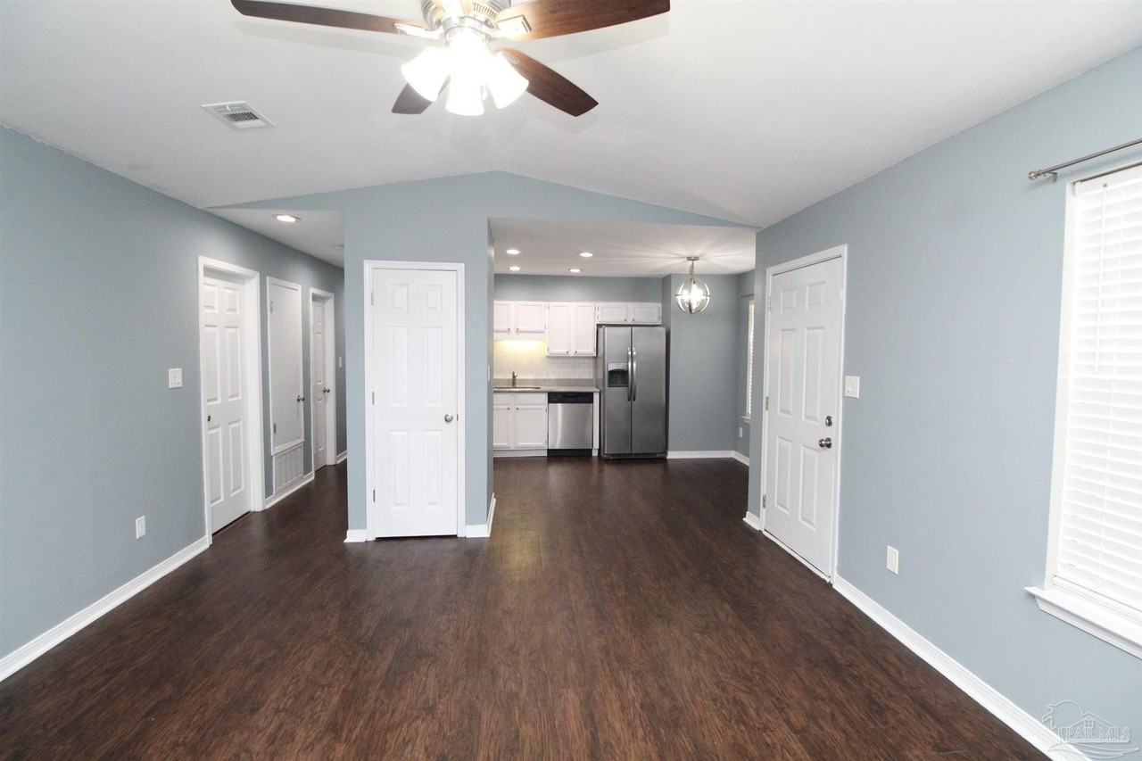 2709 Chicago Ct - Photo 5 of 24