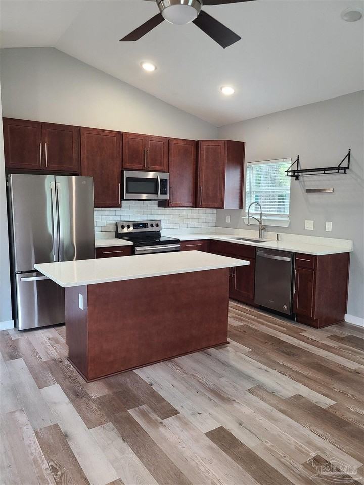 1831 W Government St - Photo 2 of 18