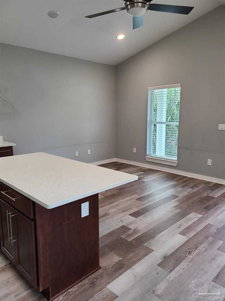 1831 W Government St - Photo 4 of 18