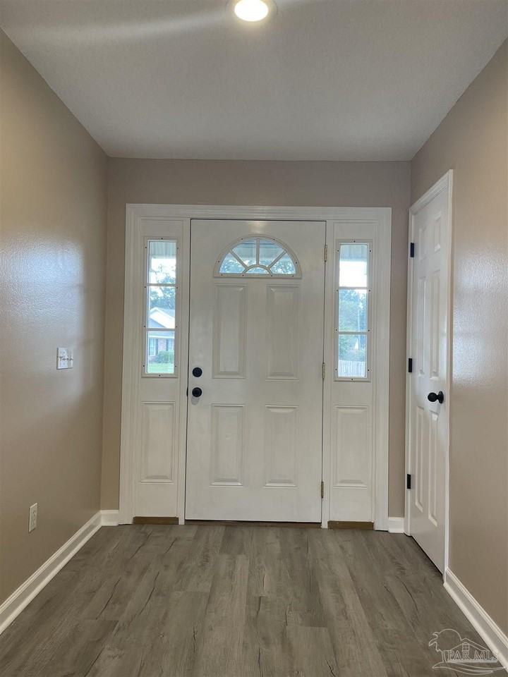 3434 Festival Dr - Photo 5 of 38