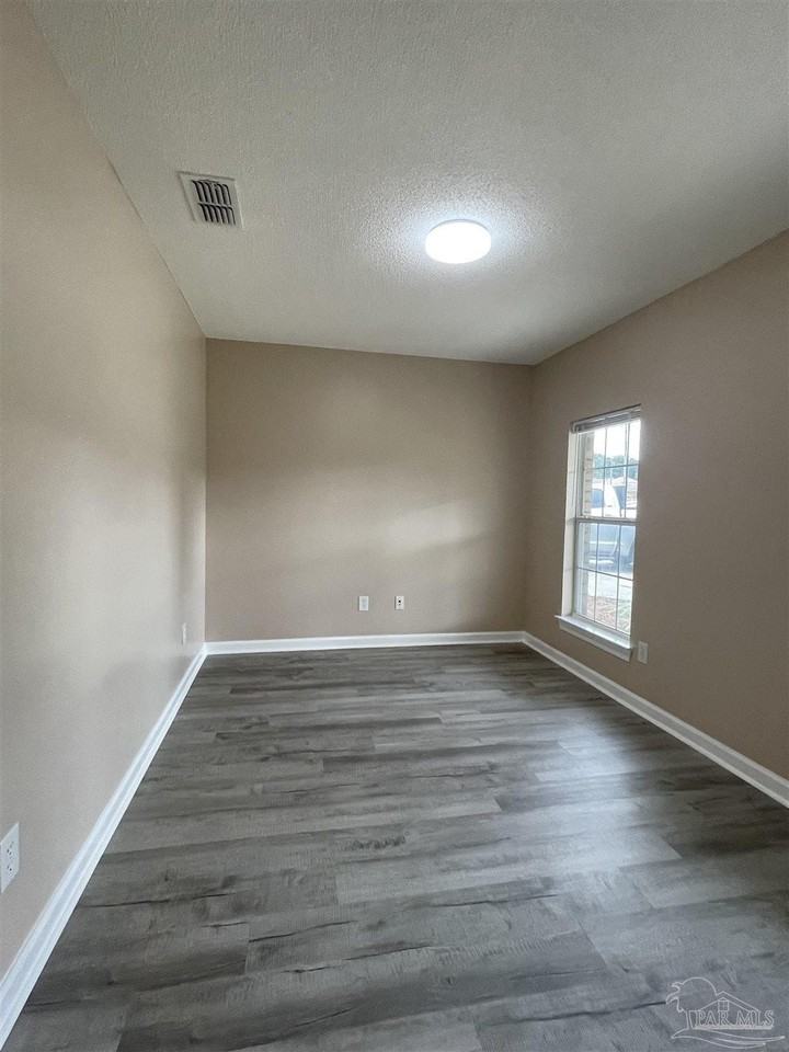 3434 Festival Dr - Photo 6 of 38