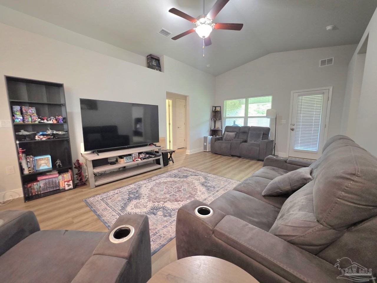 12139 Emerald Heights Ln - Photo 5 of 24
