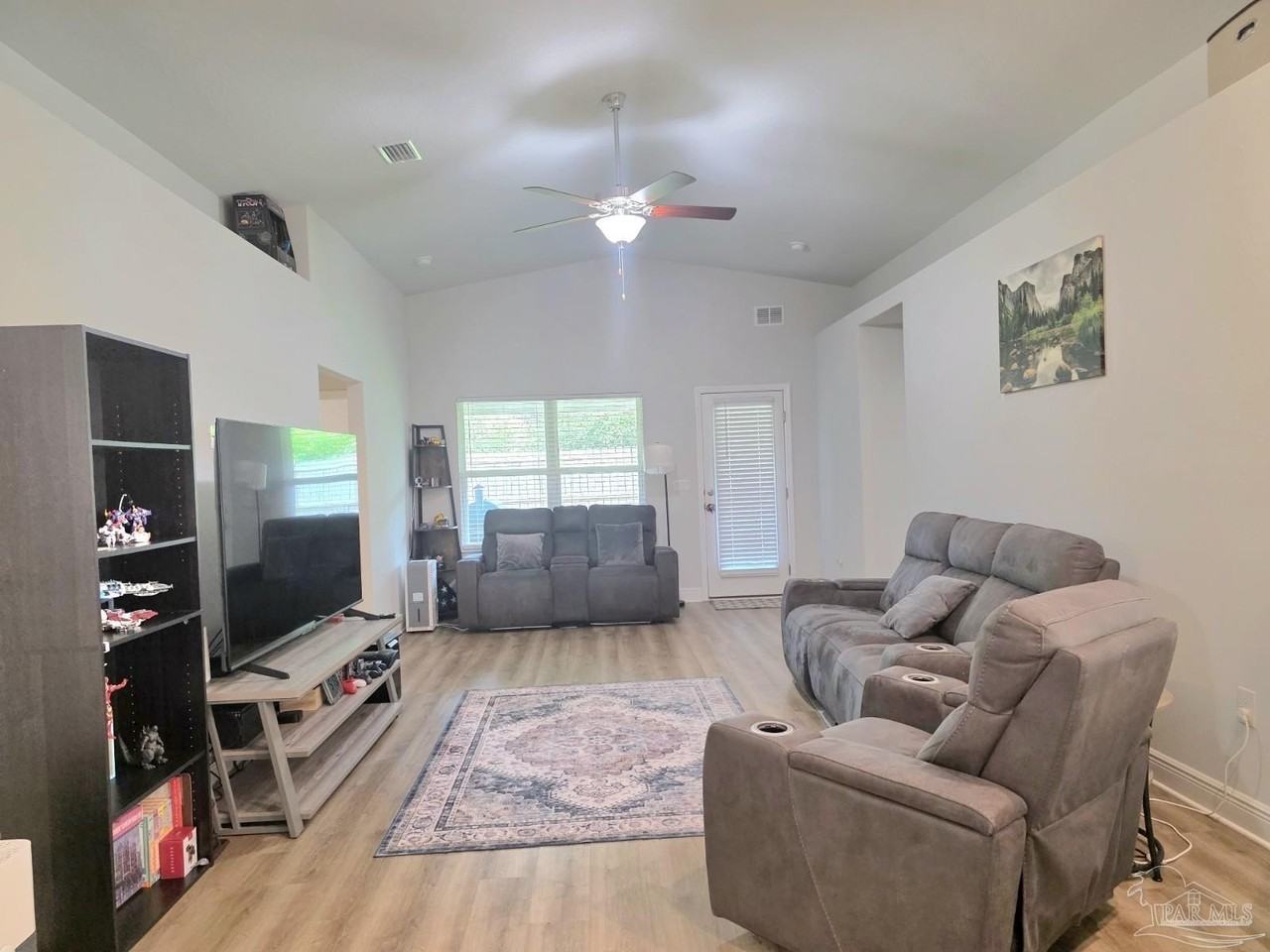 12139 Emerald Heights Ln - Photo 6 of 24