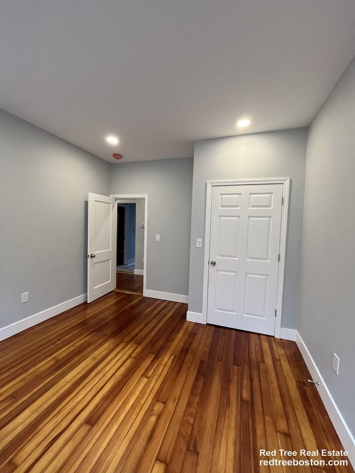 31 Faywood Ave #1 - Photo 5 of 16