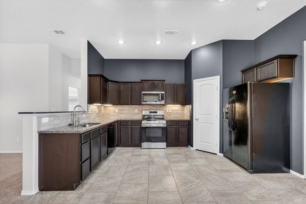 1310 Wrangler Ln - Photo 6 of 25