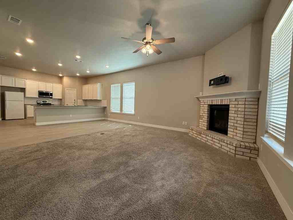2409 Husk St - Photo 4 of 8