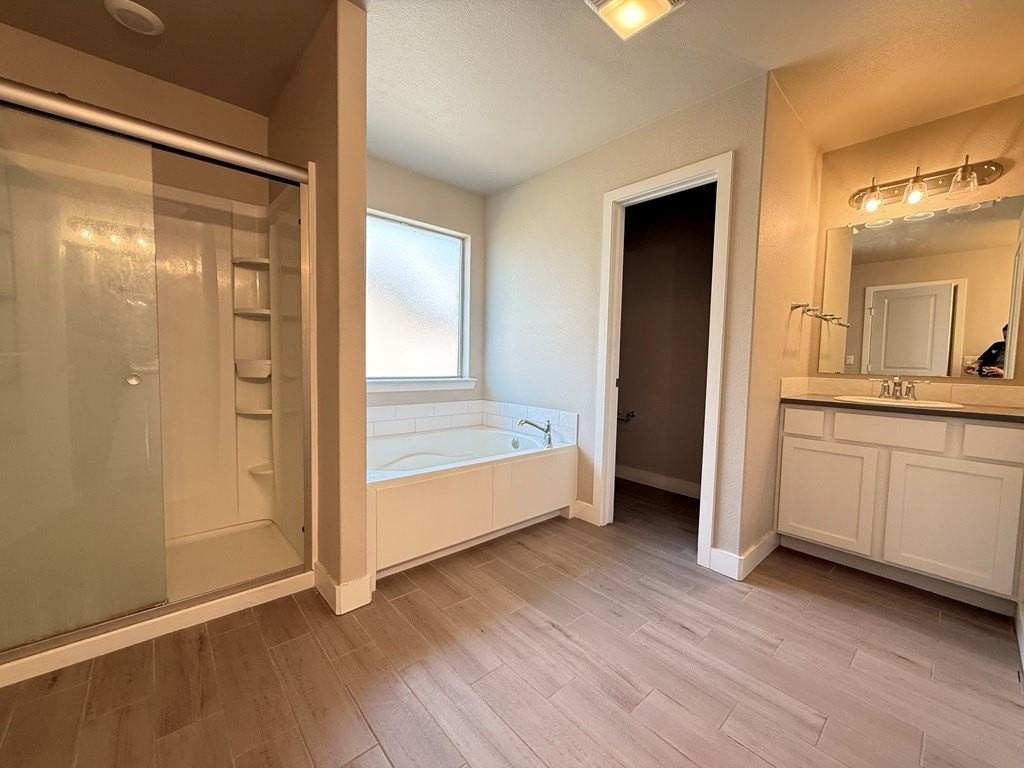 2409 Husk St - Photo 5 of 8