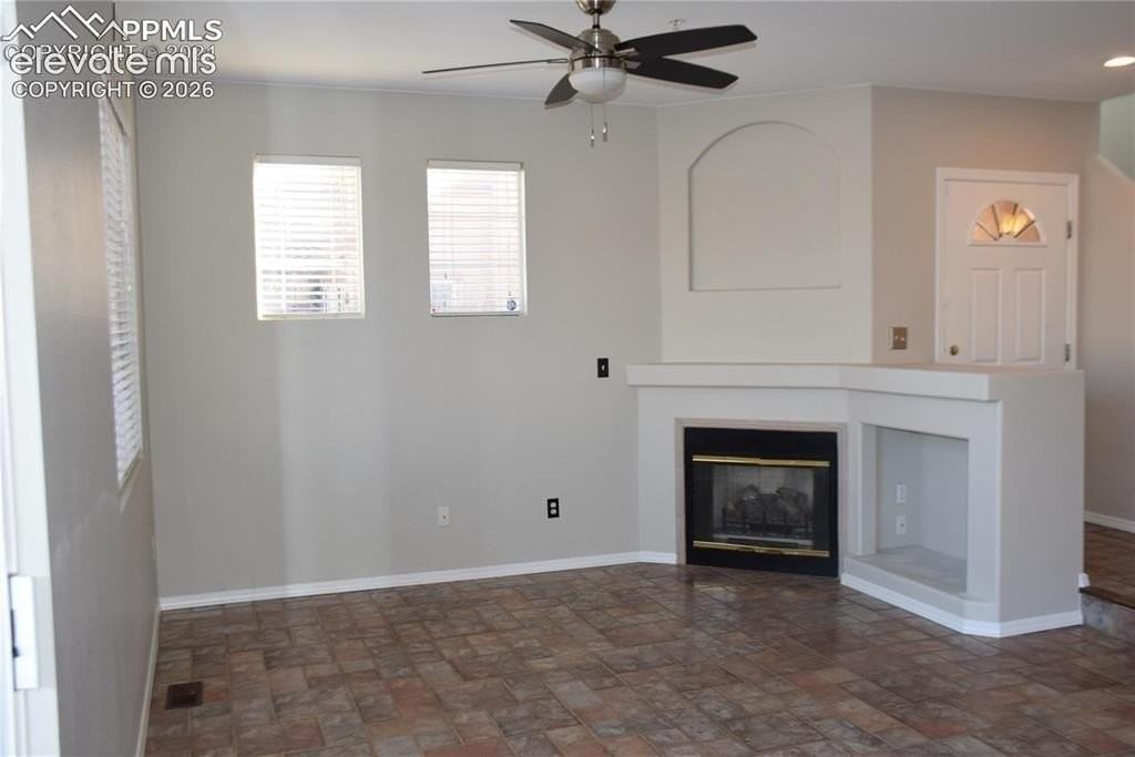 1685 Courtyard Hts - Photo 3 of 17