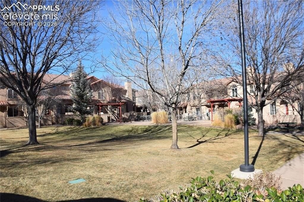 1685 Courtyard Hts - Photo 6 of 17
