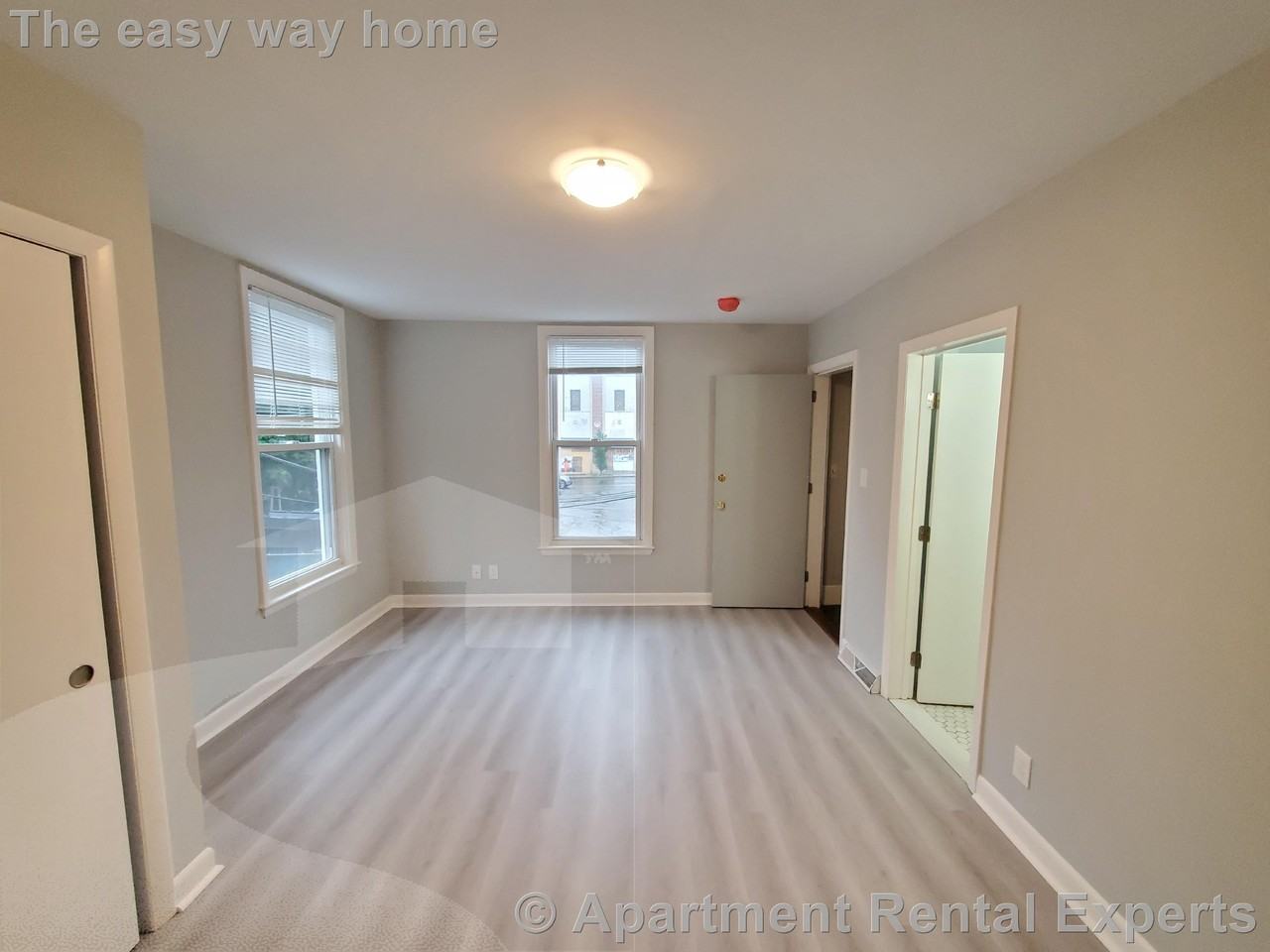 146 Highland Ave #1R - Photo 3 of 11