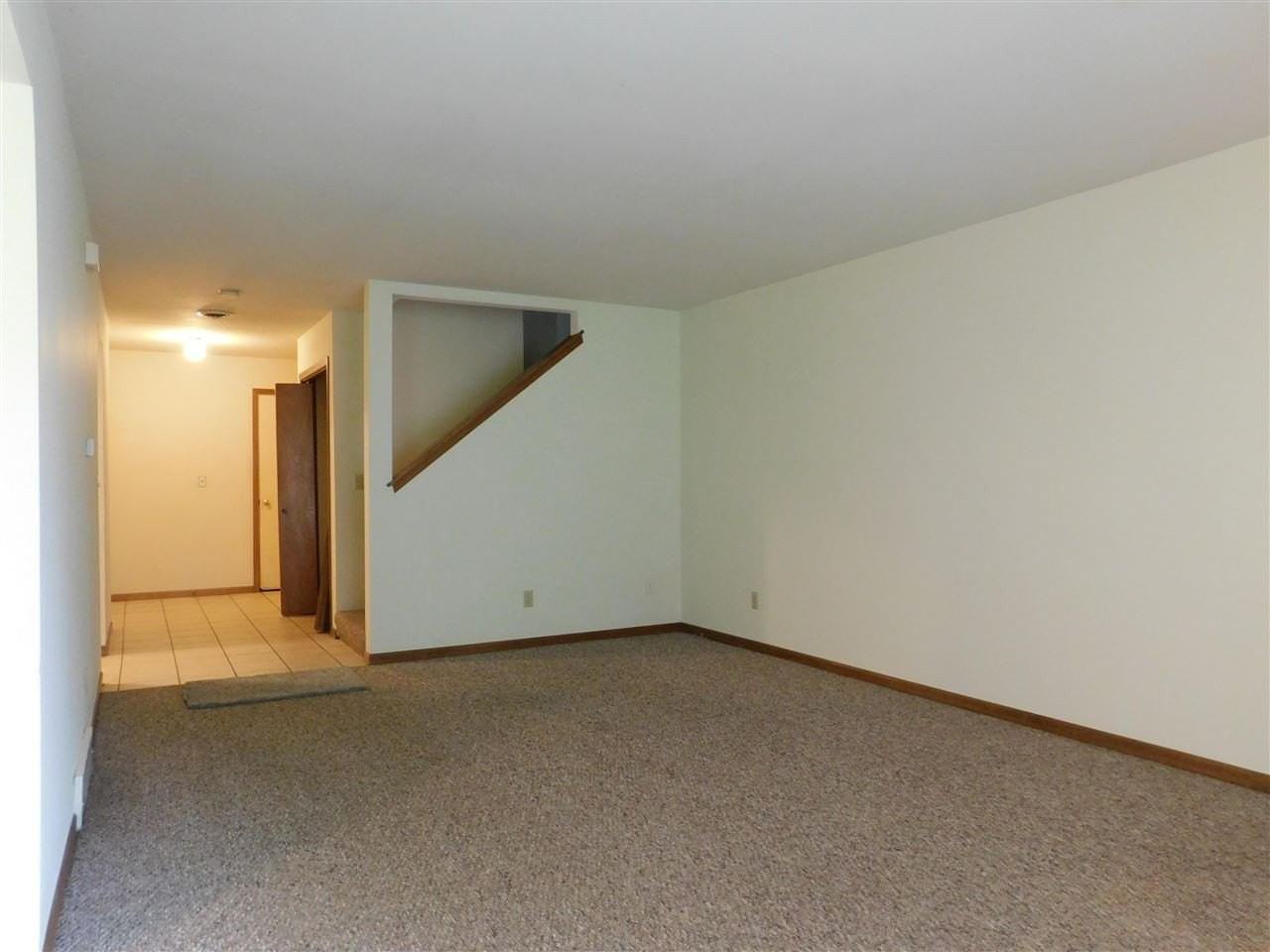 766 Tulip Ln - Photo 4 of 18