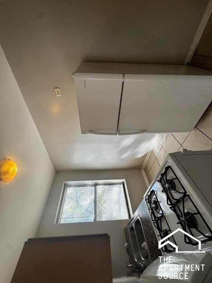 7658 S Marquette Ave #3 - Photo 4 of 11