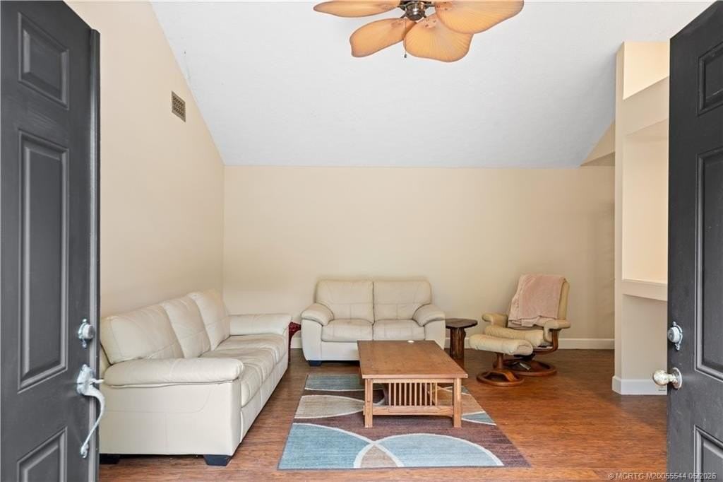 2725 Sw Bridgeway St - Photo 2 of 45