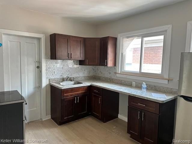 3025 Tuxedo St - Photo 3 of 12