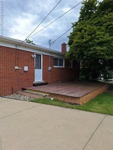 8547 Kinloch St - Photo 3 of 32