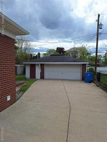 8547 Kinloch St - Photo 4 of 32
