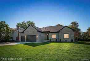 featured image of 5636 Paris Dr